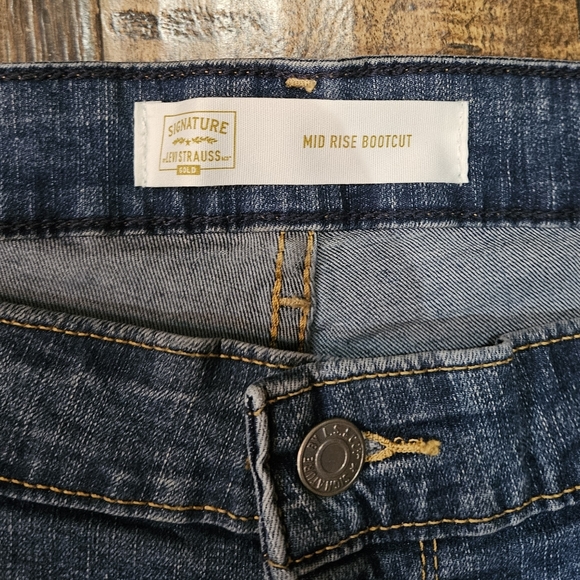Levi's Mid Rise Bootcut Jeans.‎ - Picture 7 of 7